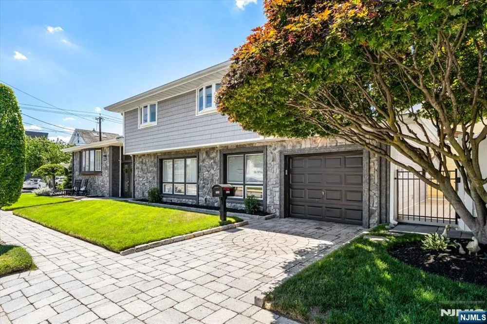 535 Willow Avenue Lyndhurst, NJ 07071