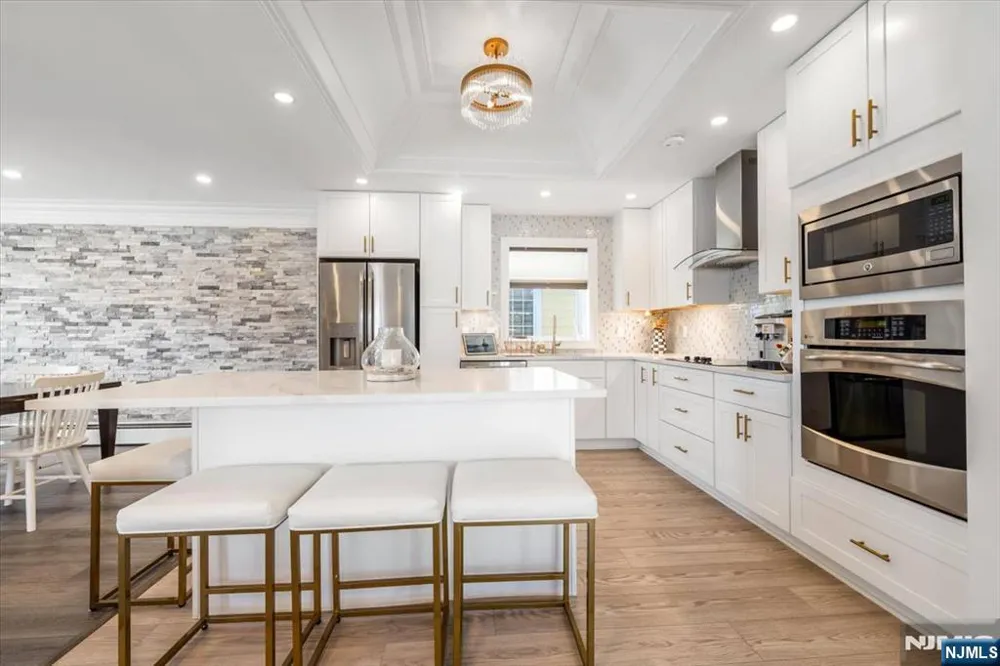 535 Willow Avenue Lyndhurst, NJ 07071
