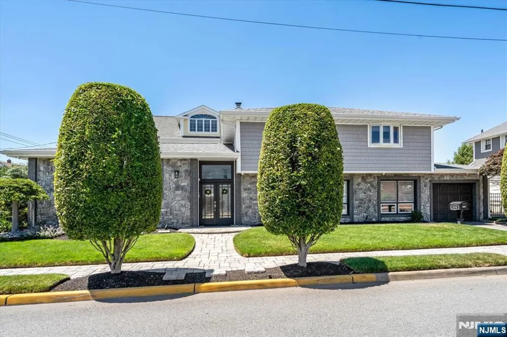 535 Willow Avenue Lyndhurst, NJ 07071