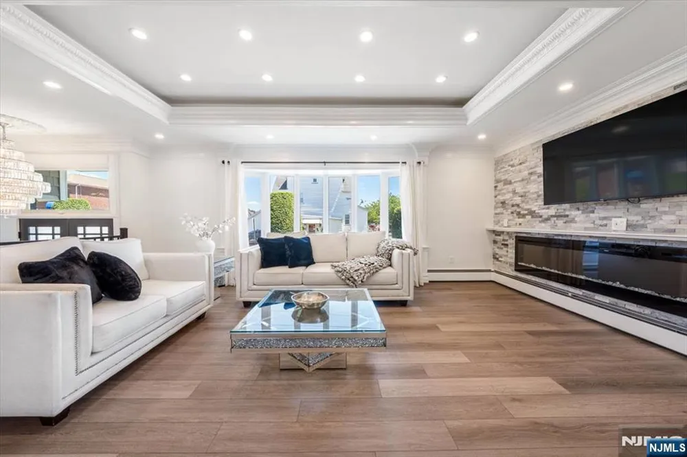 535 Willow Avenue Lyndhurst, NJ 07071
