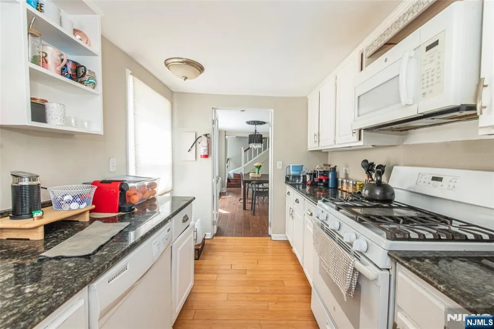 39 Midland Avenue 2 Montclair, NJ 07042