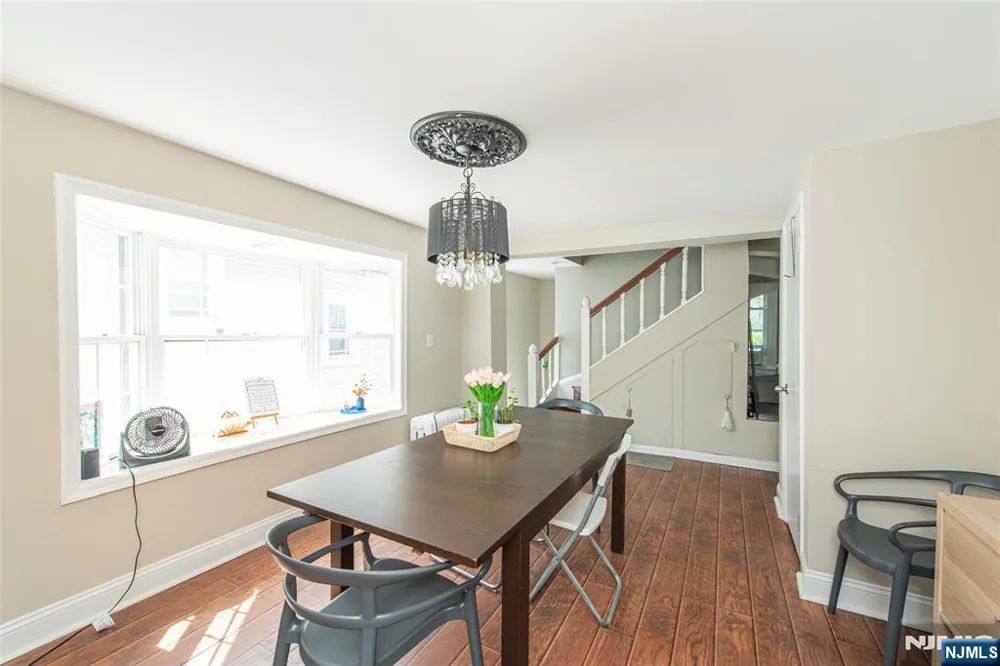39 Midland Avenue 2 Montclair, NJ 07042