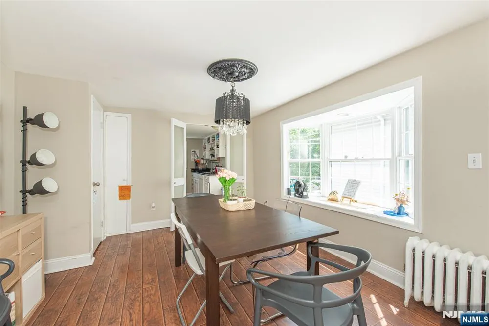 39 Midland Avenue 2 Montclair, NJ 07042