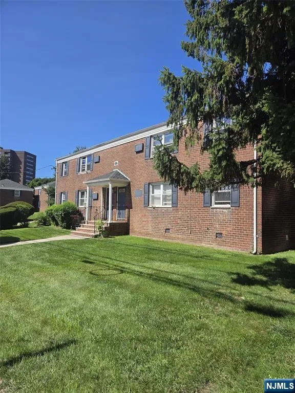 421 Main Fort Lee, NJ 07024
