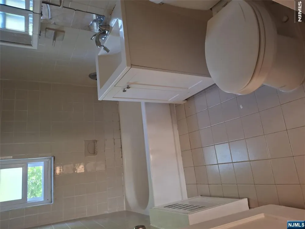 421 Main Fort Lee, NJ 07024