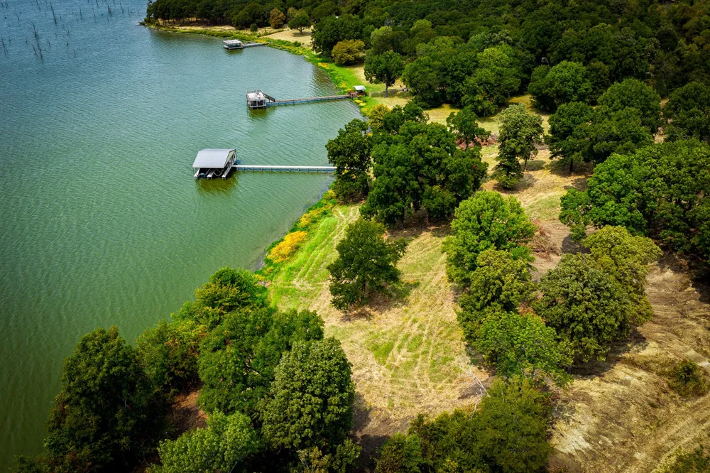 2085 S Oaks Lane Lone Oak, TX 75453
