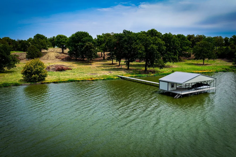2085 S Oaks Lane Lone Oak, TX 75453