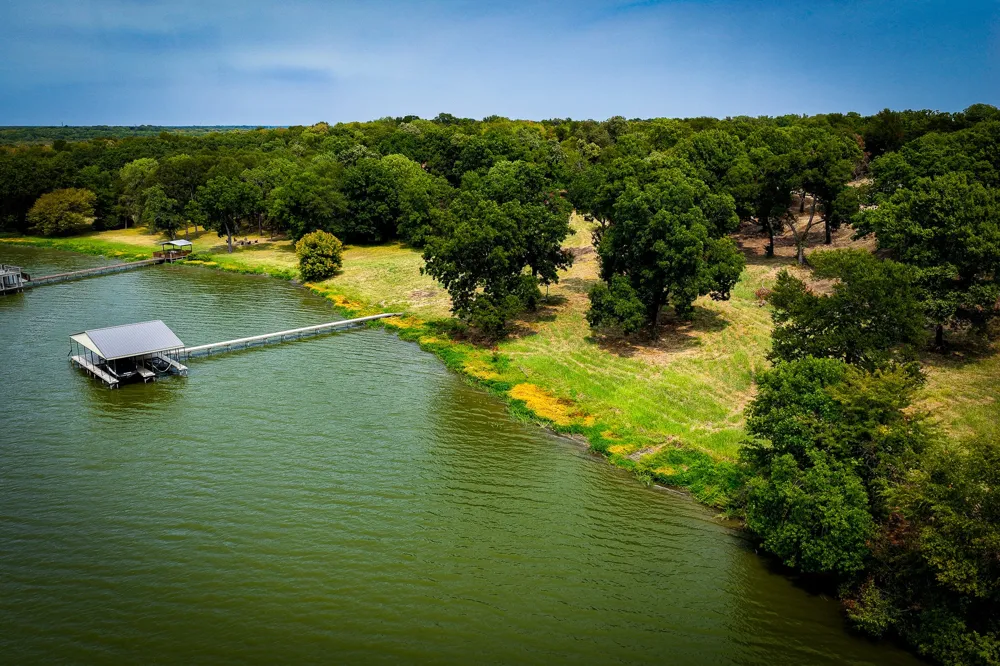 2085 S Oaks Lane Lone Oak, TX 75453