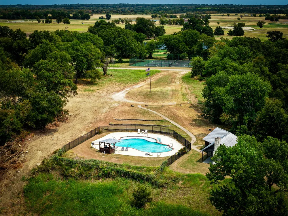 2085 S Oaks Lane Lone Oak, TX 75453