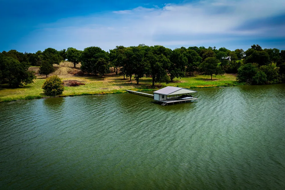 2085 S Oaks Lane Lone Oak, TX 75453