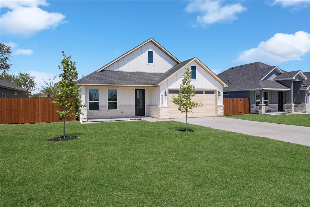 5625 Oak Grove Road Fort Worth, TX 76134