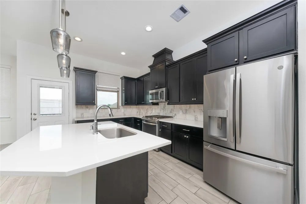 4994 Caranza Court Rosharon, TX 77583