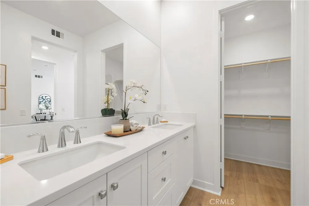 27212 Diamond Peak Lane #203 Valencia, CA 91381