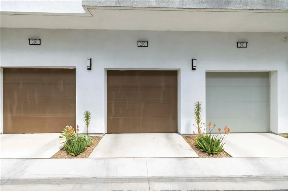 27212 Diamond Peak Lane #203 Valencia, CA 91381