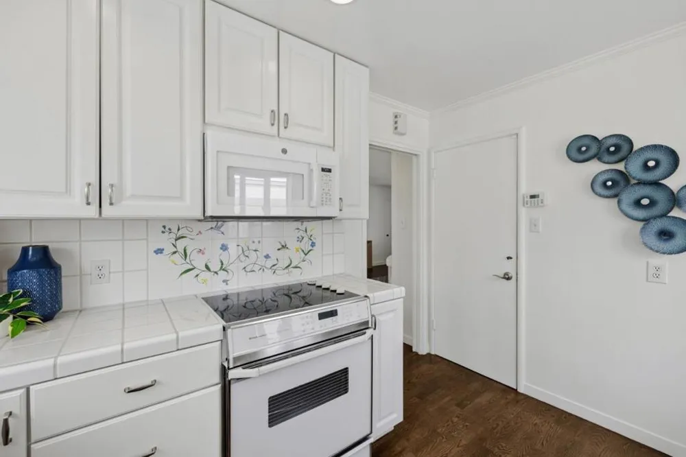 261 36th Avenue San Mateo, CA 94403