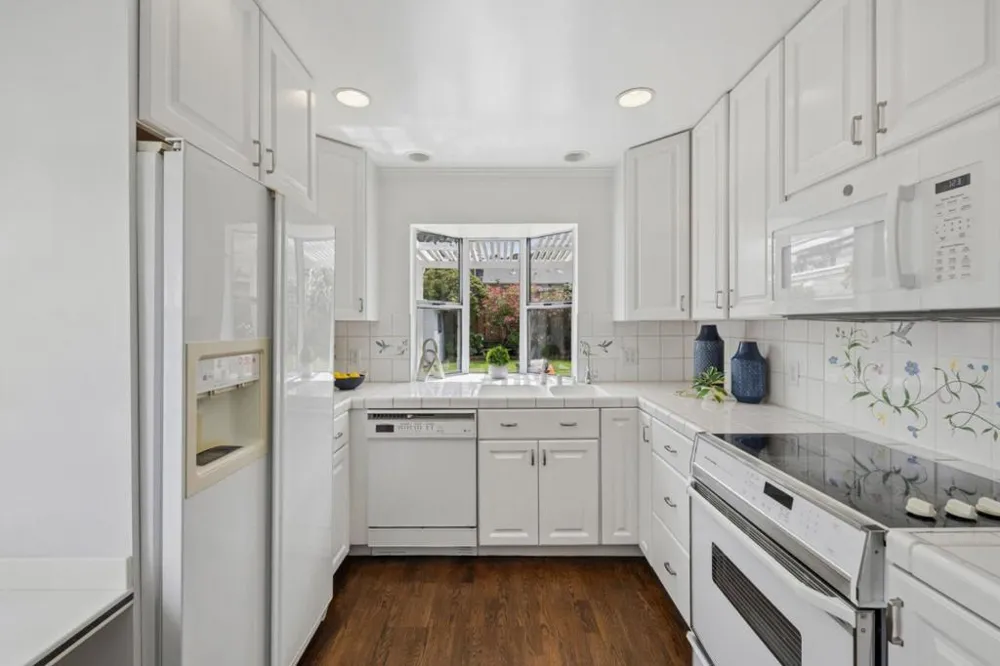 261 36th Avenue San Mateo, CA 94403