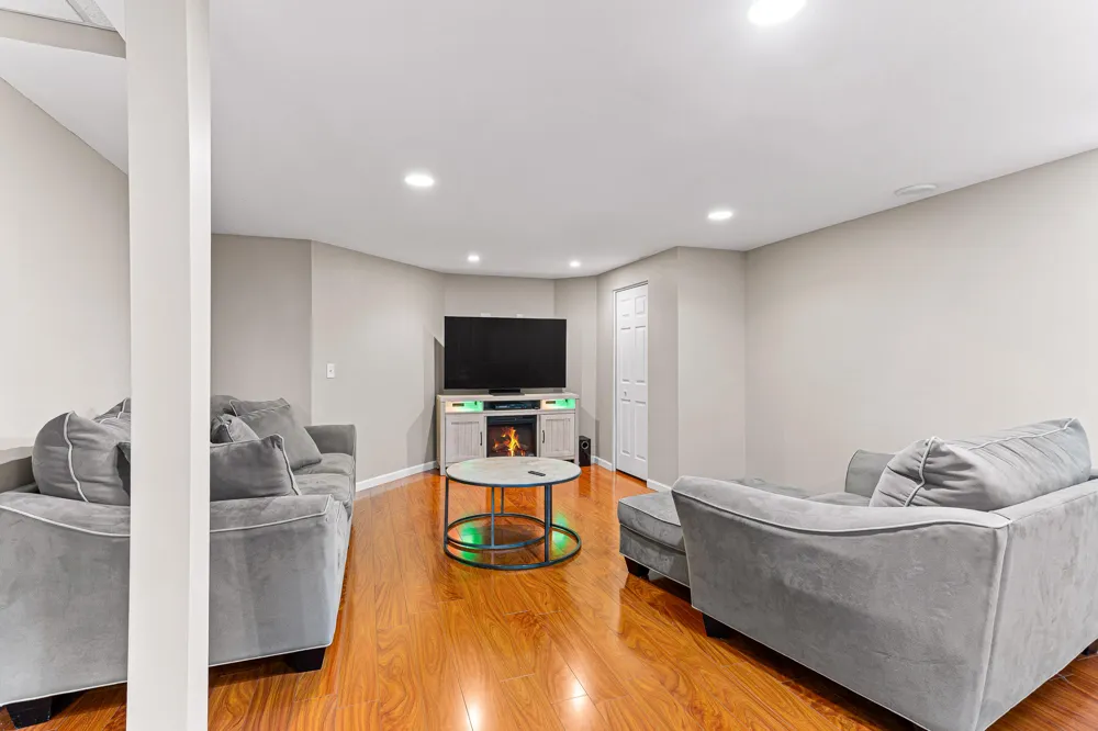 22390 Diamond Court Farmington Hills, MI 48335