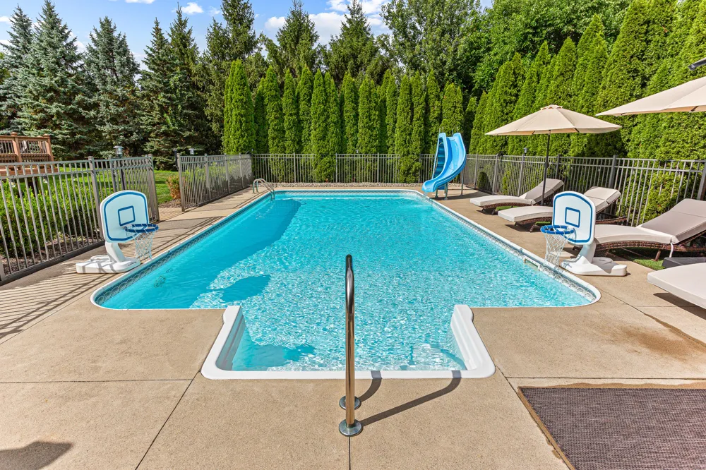 22390 Diamond Court Farmington Hills, MI 48335