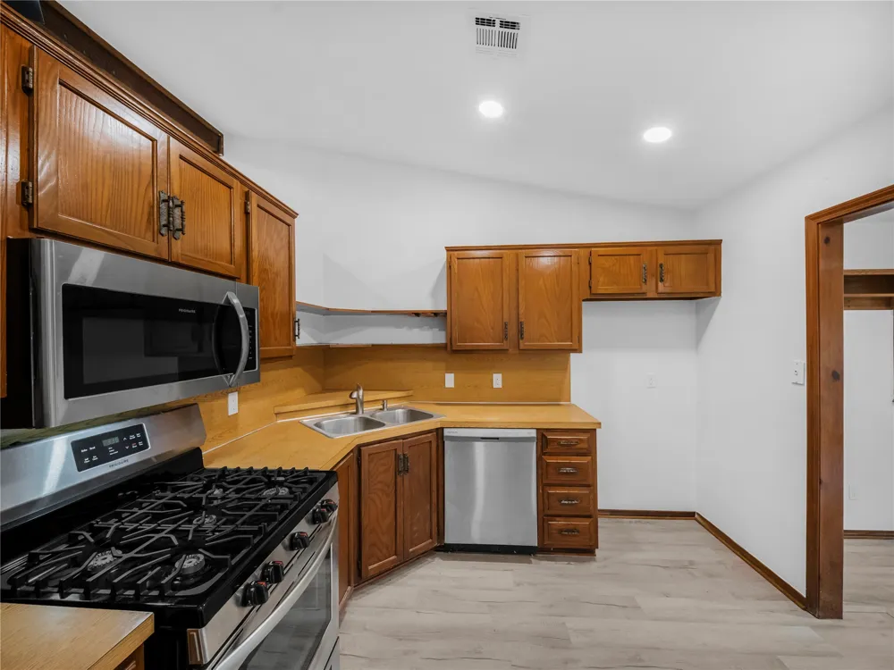 17703 S Tacoma Street Mounds, OK 74047