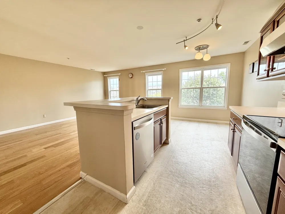 2737 Barclay Way Ann Arbor City, MI 48105