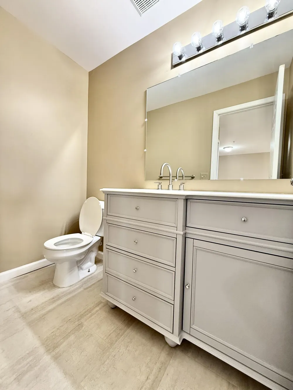 2737 Barclay Way Ann Arbor City, MI 48105