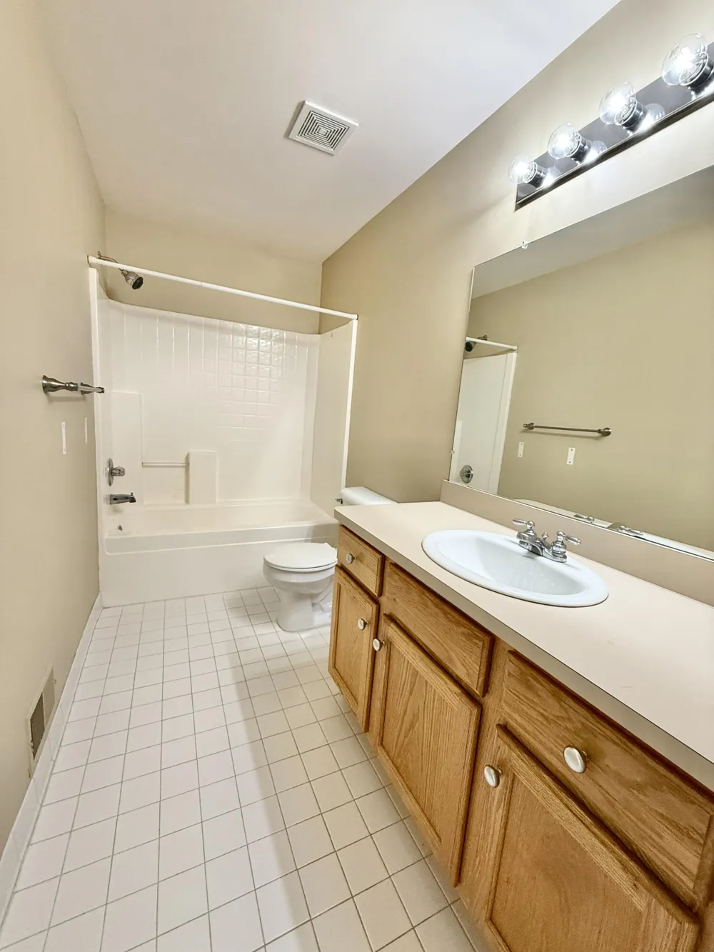 2737 Barclay Way Ann Arbor City, MI 48105