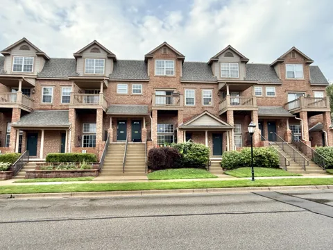 2737 Barclay Way