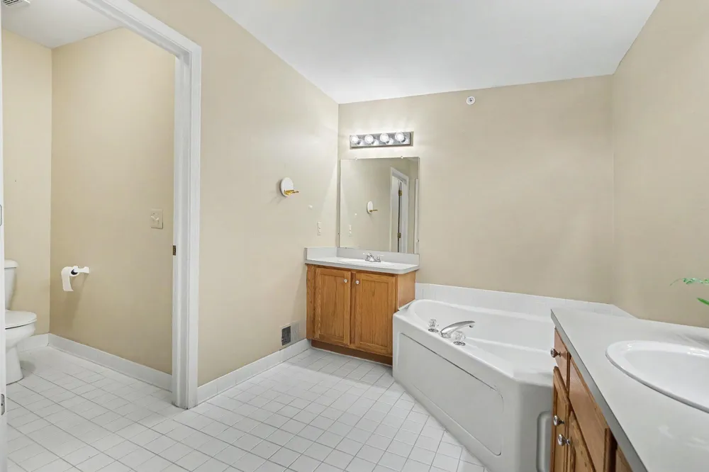 2737 Barclay Way Ann Arbor City, MI 48105