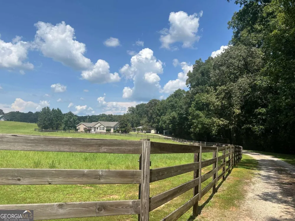 849 Floyd RD Danielsville, GA 30633