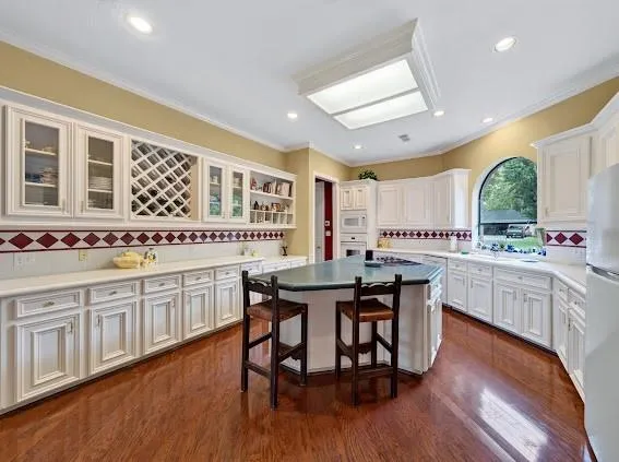 24602 W Kingscrest Circle Spring, TX 77389