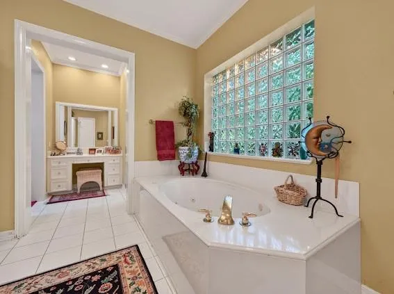 24602 W Kingscrest Circle Spring, TX 77389