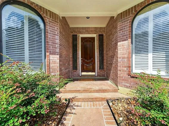 24602 W Kingscrest Circle Spring, TX 77389