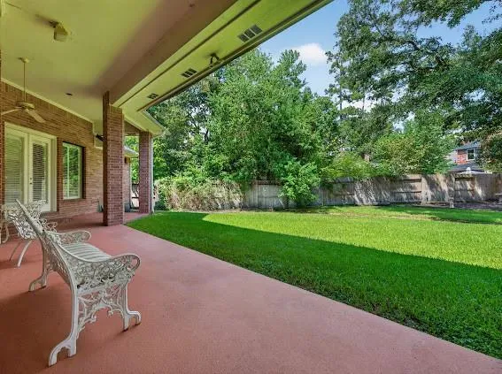 24602 W Kingscrest Circle Spring, TX 77389