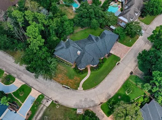 24602 W Kingscrest Circle Spring, TX 77389