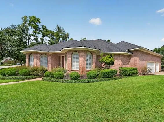 24602 W Kingscrest Circle Spring, TX 77389