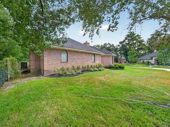24602 W Kingscrest Circle Spring, TX 77389