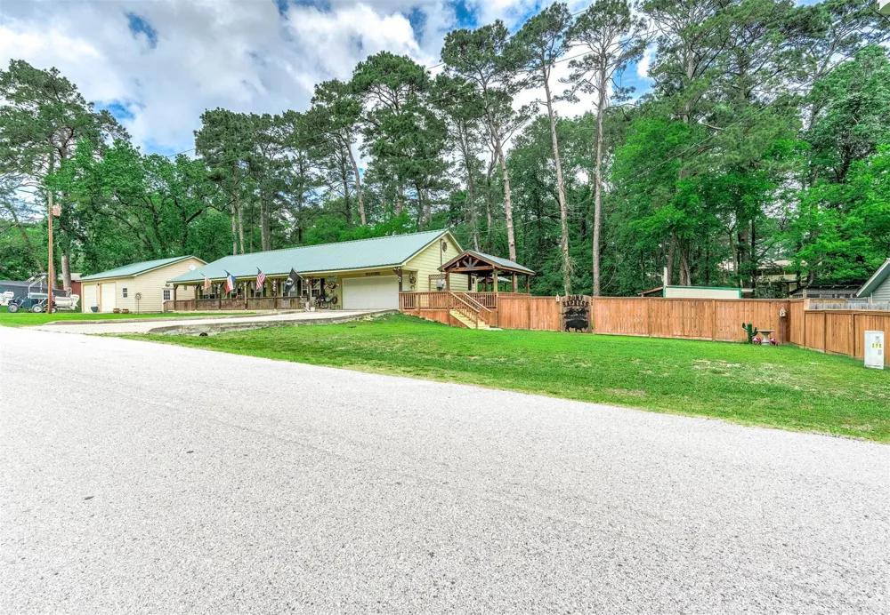 100 Magnolia Place Coldspring, TX 77331