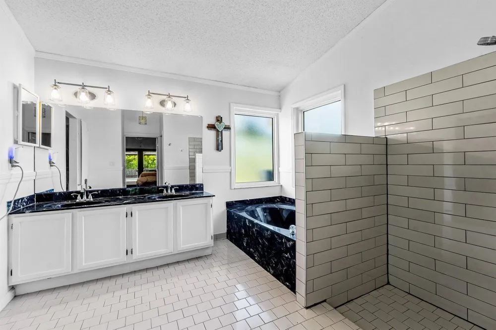 18429 Sycamore Drive W Loxahatchee, FL 33470
