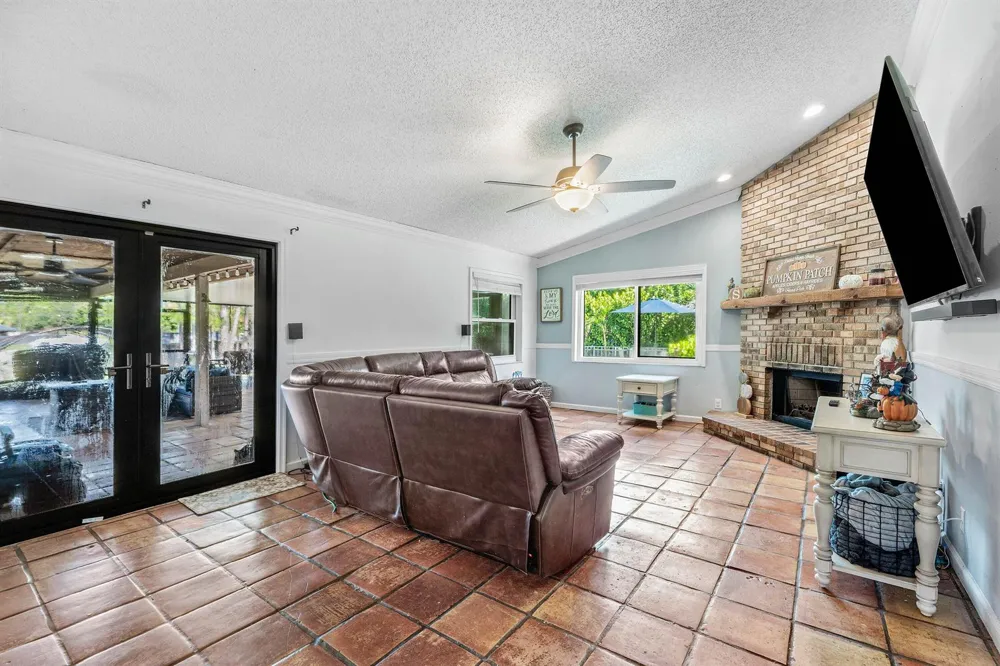 18429 Sycamore Drive W Loxahatchee, FL 33470