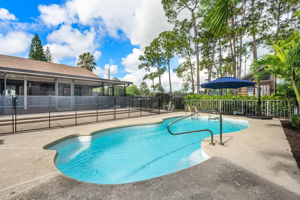 18429 Sycamore Drive W Loxahatchee, FL 33470