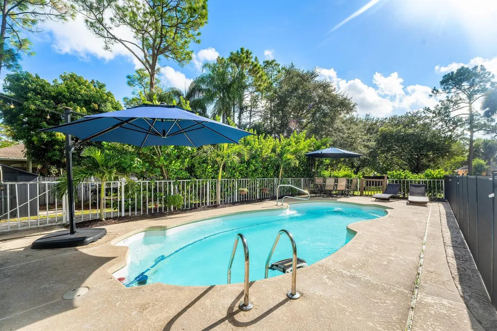 18429 Sycamore Drive W Loxahatchee, FL 33470
