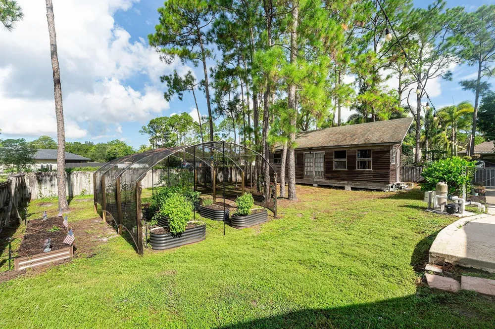 18429 Sycamore Drive W Loxahatchee, FL 33470