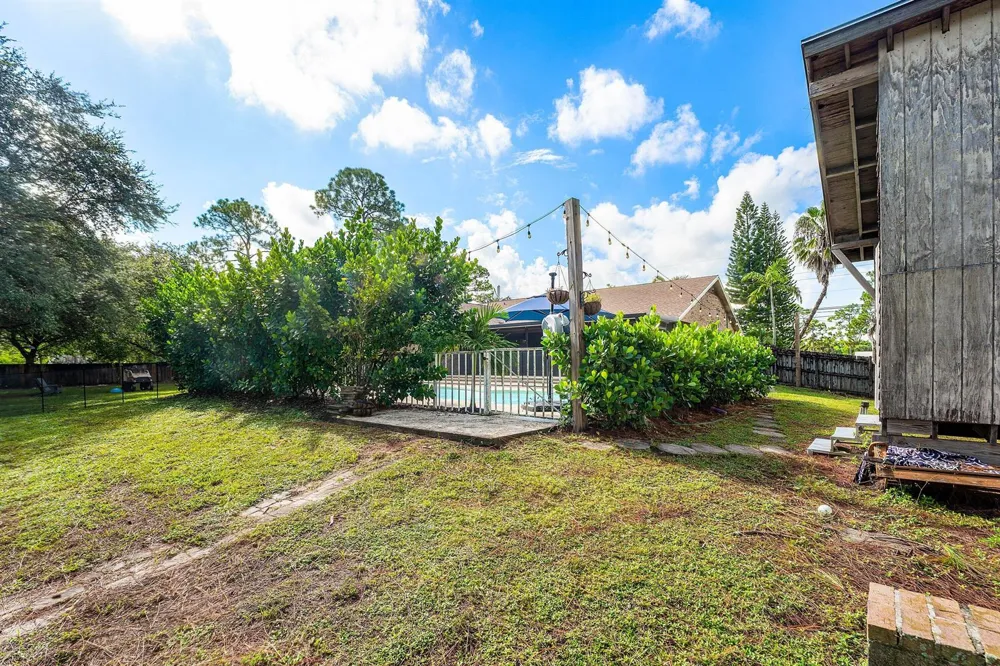 18429 Sycamore Drive W Loxahatchee, FL 33470