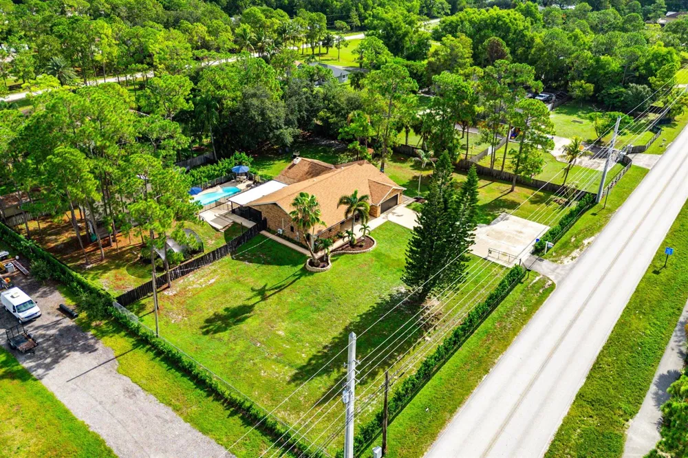 18429 Sycamore Drive W Loxahatchee, FL 33470