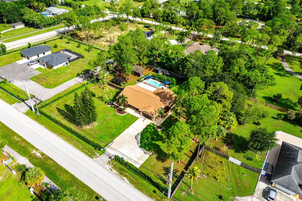 18429 Sycamore Drive W Loxahatchee, FL 33470