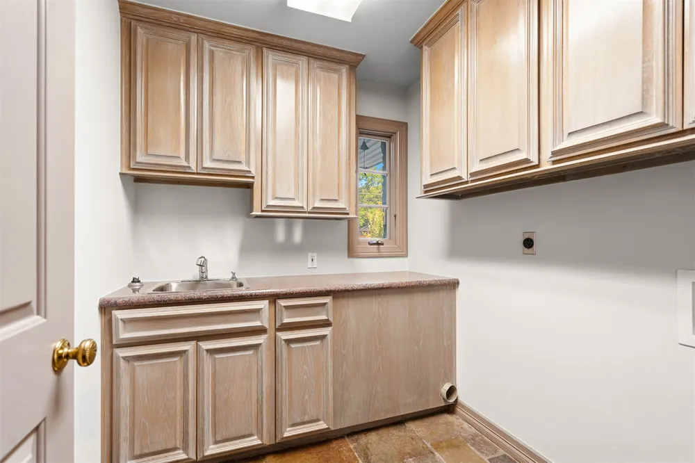 624 Sunset Drive SW Ardmore, OK 73401
