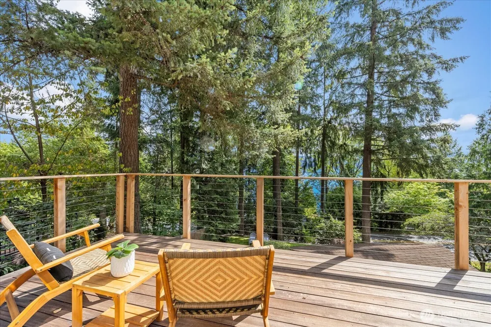 2035 West Lake Sammamish Parkway SE Bellevue, WA 98008