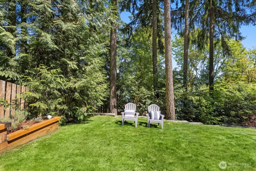 2035 West Lake Sammamish Parkway SE Bellevue, WA 98008