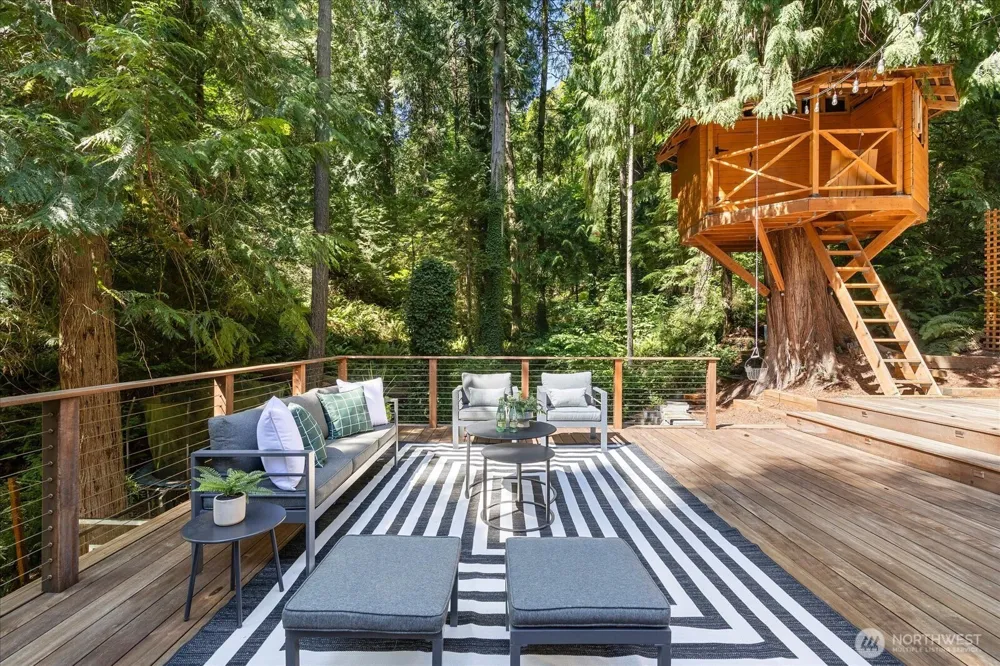 2035 West Lake Sammamish Parkway SE Bellevue, WA 98008
