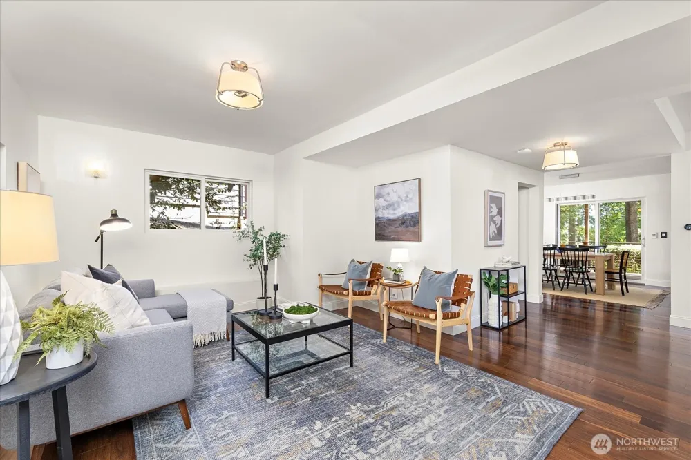 2035 West Lake Sammamish Parkway SE Bellevue, WA 98008